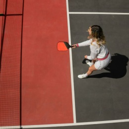a person in a tennis court